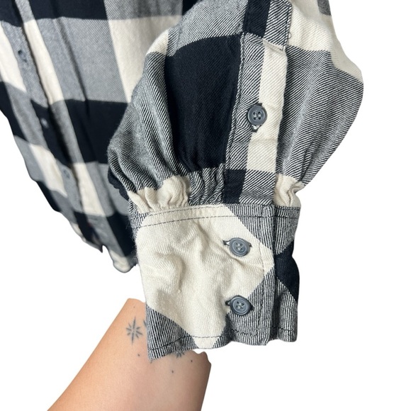 Sanctuary Black & Cream Plaid Long Sleeve Button Down Shirt Women’s Size Medium - Picture 7 of 16